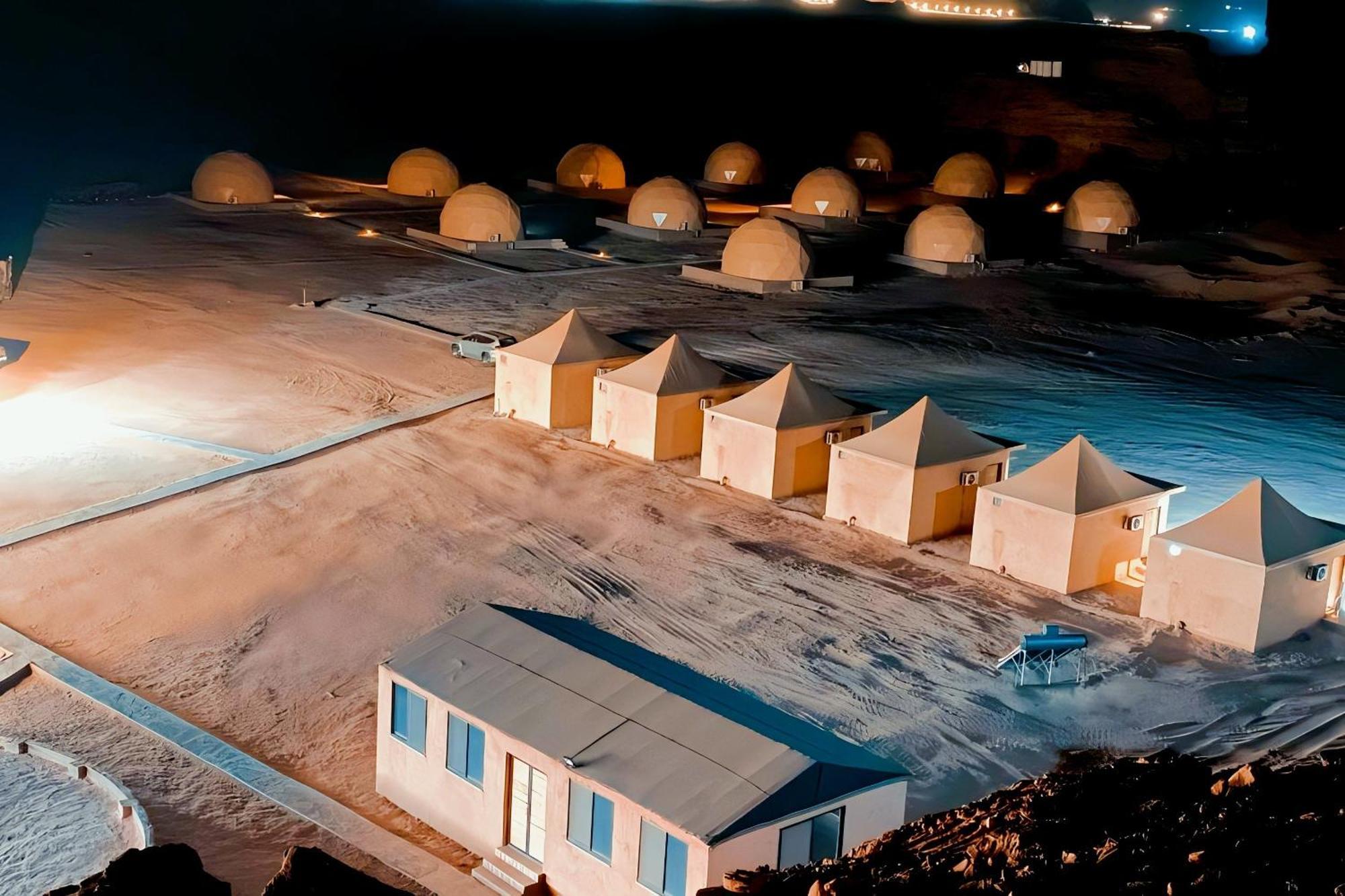 Rum Luxury Camp Wadi Rum Exterior foto